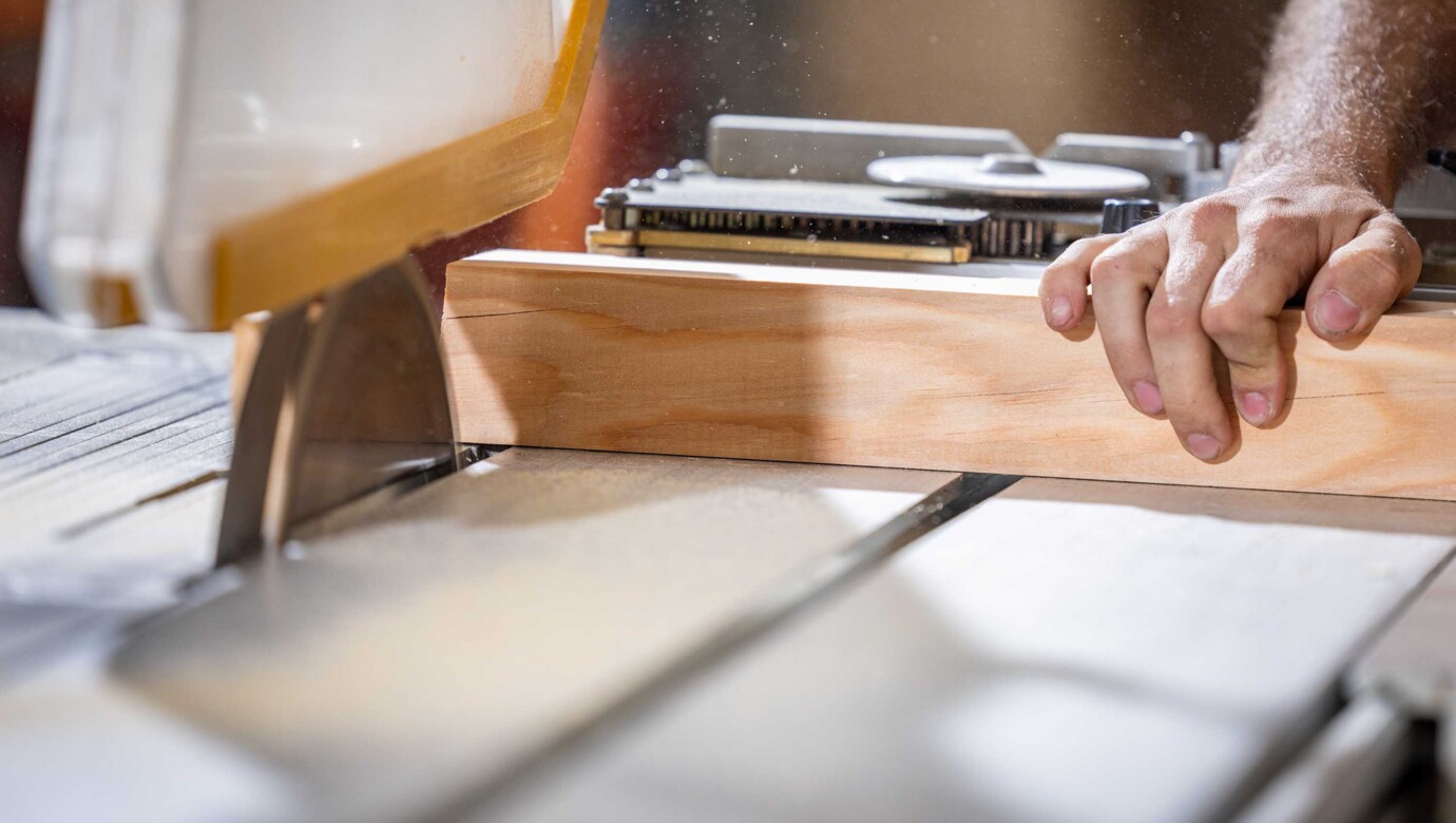 Arbeiten_an_der_Tischkreissäge Arbeiten_an_der_Tischkreissäge